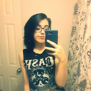 Meet your Posher, Jade